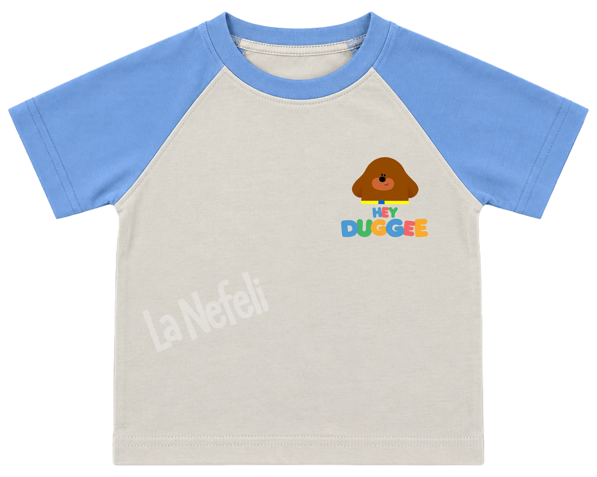 Hey Duggee rainbow kids' T-shirt, raglan with blue sleeves, a small Hey Duggee logo on the chest